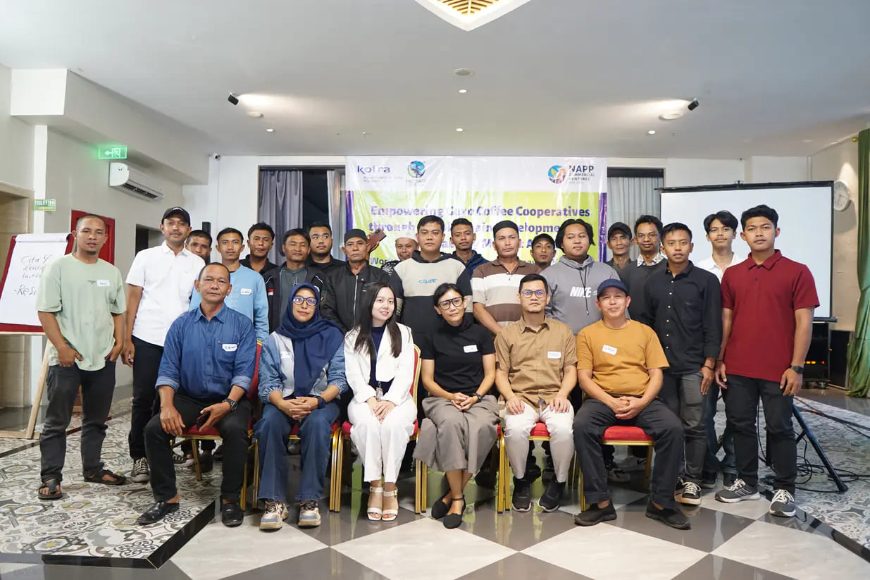 Onboarding cohort gathered in the Gayo Highlands